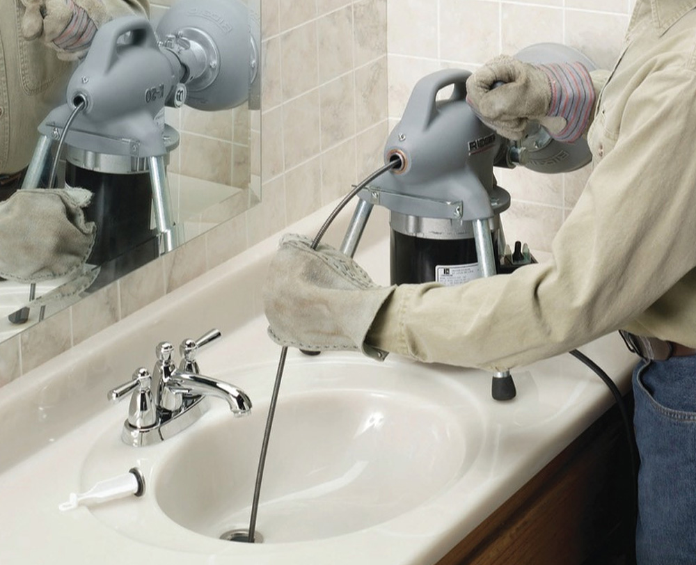 Equipo para limpieza de desagües en duchas RIDGID K-50